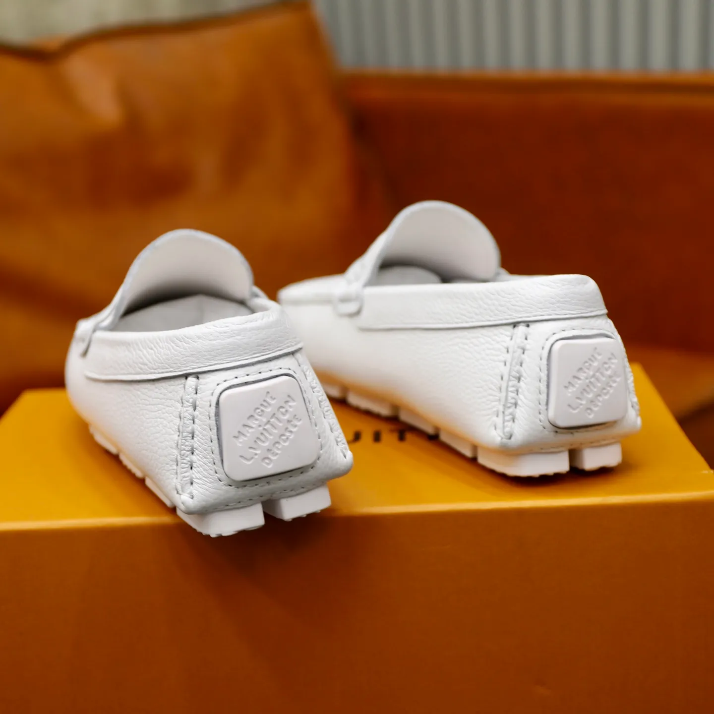 Ex-factory price: 460💰【LV】Louis Vuitton ⚠️High-end men’s driving and pedal series ⚠️38-44 (customized for 45) ⚠️All original cowhide leather! Thick and soft! Made entirely of calfskin lining! Rubber sheet anti-slip beanie sole! Three-dimensional package technology! Fashionable and classic! Handicrafts! Original high quality! Feel free to compare!